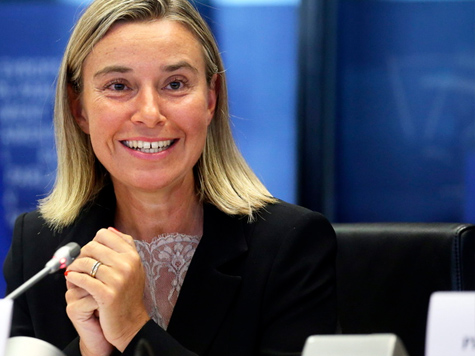 EU-Diplomatin Mogherini - umstrittener Newcomer gibt sich dynamisch; Bild: EPA/OLIVIER HOSLET